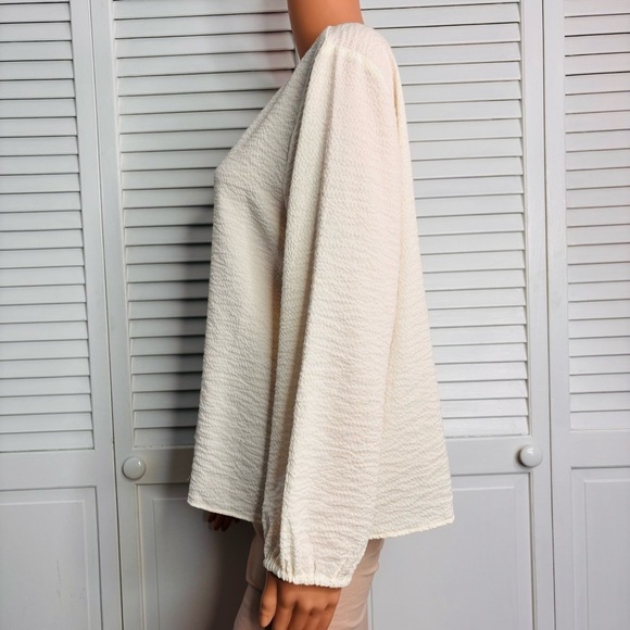 MADEWELL Cream Button Down Textured V-Neck Blouse Size XL - Picture 5 of 9